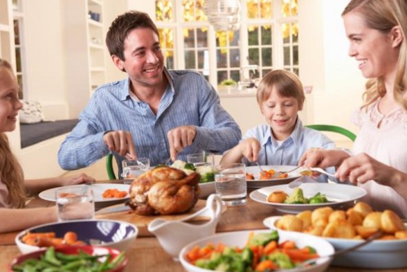 Τα οικογενειακά τραπέζια κάνουν καλό στην υγεία! - Φωτογραφία 1