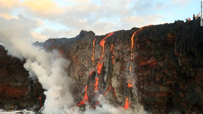 Χαβάη: Το ηφαίστειο Κιλαουέα «χύνεται» στη θάλασσα [video] - Φωτογραφία 4