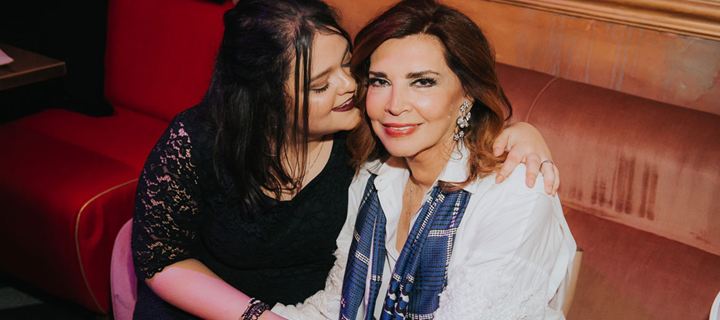 Το λαμπερό party της Μίμης Ντενίση με την κόρη της στο πλευρό της - Φωτογραφία 1