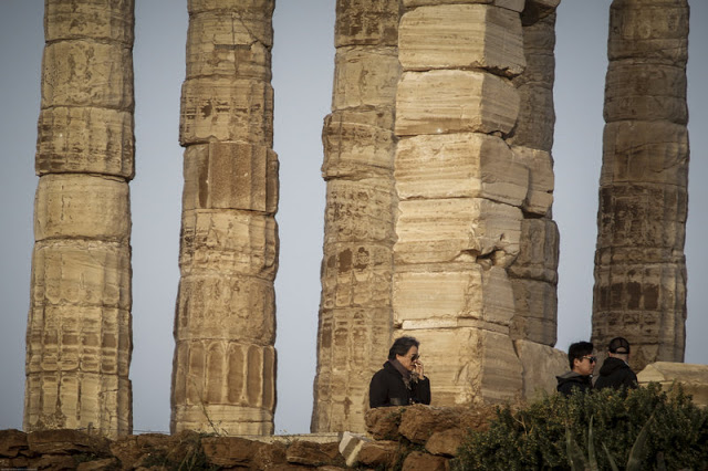 Καρέ καρέ τα γυρίσματα του BBC στο Σούνιο - Έπιασαν δουλειά από το ξημέρωμα - Φωτογραφία 5