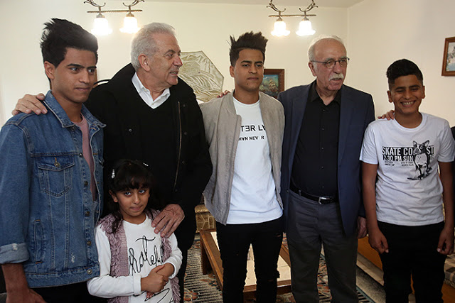 Αβραμόπουλος και Βίτσας επισκέφθηκαν πρόσφυγες στη Ριτσώνα (ΦΩΤΟ) - Φωτογραφία 1