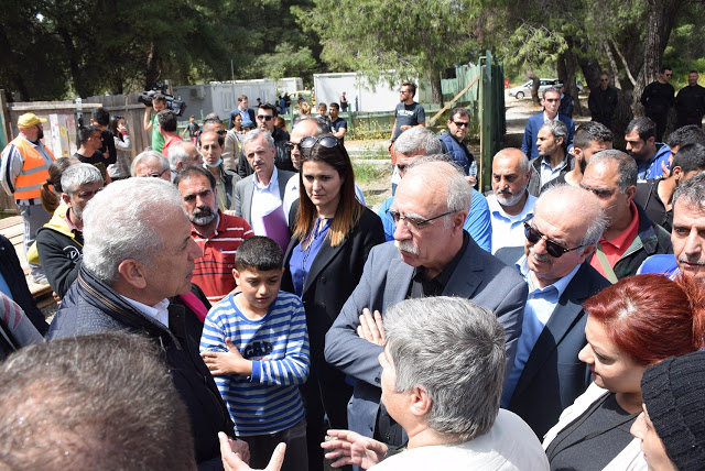 Αβραμόπουλος και Βίτσας επισκέφθηκαν πρόσφυγες στη Ριτσώνα (ΦΩΤΟ) - Φωτογραφία 2