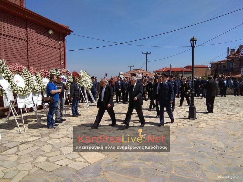 Γιώργος Μπαλταδώρος: Τελευταίο αντίο στον ήρωα Σμηναγό – Κατέρρευσε η σύζυγός του - Φωτογραφία 45