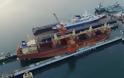 Δεξαμενισμός του πρώτου πλοίου στη νέα πλωτή δεξαμενή Πειραιάς ΙΙΙ