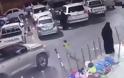 Χριστέ μου, τα θαύματα σου - Σοκαριστικό βίντεο: Αυτοκίνητο πατάει τρίχρονο αγόρι και δεν παθαίνει ούτε γρατζουνιά [video]