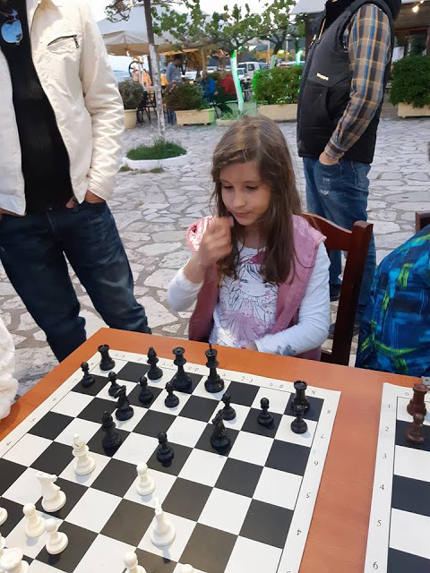 Εξαιρετική επιτυχία στο σκακιστικό «ΣΙΜΟΥΛΤΑΝΕ» στον ΑΣΤΑΚΟ - Ο εκπαιδευτής FIDE INSTRUCTOR Μπάμπης Τζότζολης αντιμετώπισε ταυτόχρονα 38 σκακιστές! - Φωτογραφία 16