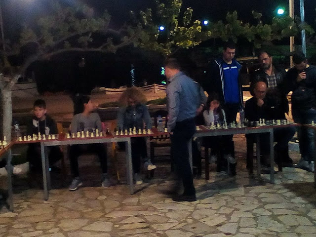 Εξαιρετική επιτυχία στο σκακιστικό «ΣΙΜΟΥΛΤΑΝΕ» στον ΑΣΤΑΚΟ - Ο εκπαιδευτής FIDE INSTRUCTOR Μπάμπης Τζότζολης αντιμετώπισε ταυτόχρονα 38 σκακιστές! - Φωτογραφία 24