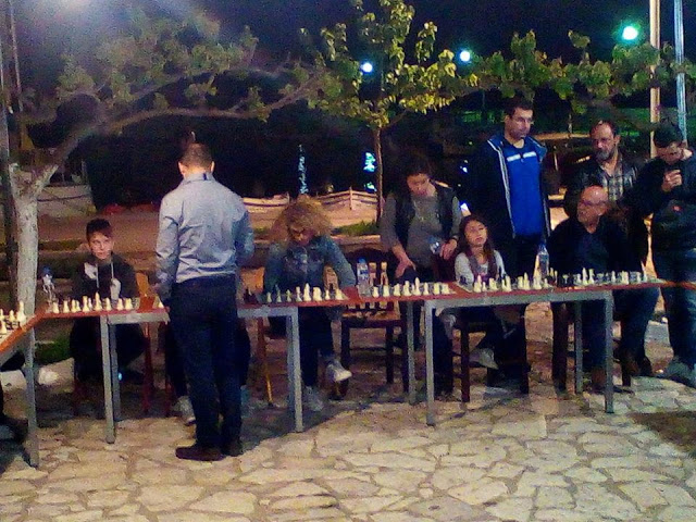 Εξαιρετική επιτυχία στο σκακιστικό «ΣΙΜΟΥΛΤΑΝΕ» στον ΑΣΤΑΚΟ - Ο εκπαιδευτής FIDE INSTRUCTOR Μπάμπης Τζότζολης αντιμετώπισε ταυτόχρονα 38 σκακιστές! - Φωτογραφία 27