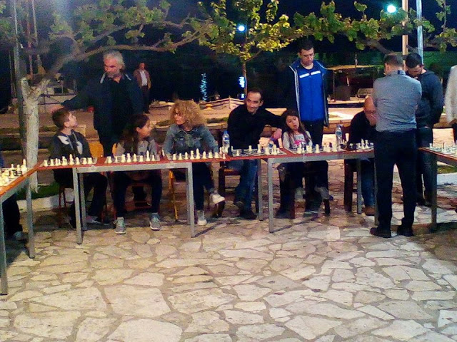 Εξαιρετική επιτυχία στο σκακιστικό «ΣΙΜΟΥΛΤΑΝΕ» στον ΑΣΤΑΚΟ - Ο εκπαιδευτής FIDE INSTRUCTOR Μπάμπης Τζότζολης αντιμετώπισε ταυτόχρονα 38 σκακιστές! - Φωτογραφία 29