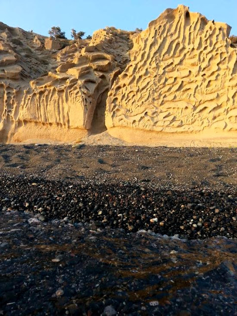 Η πιο εξωπραγματική παραλία της Ελλάδας: Θυμίζει σκηνικό του πλανήτη Άρη - Φωτογραφία 6