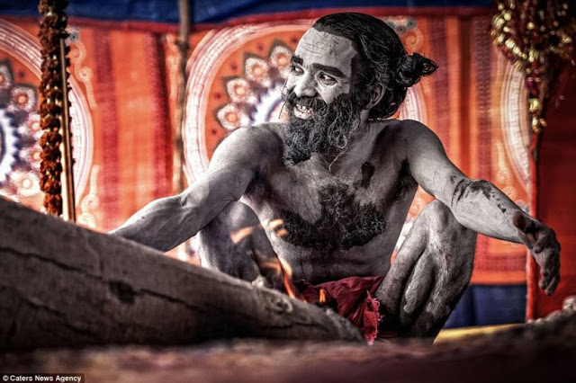 Μοναχοί Aghori : Προκαλούν τρόμο με τις μυστήριες πρακτικές τους στην Ινδία - Φωτογραφία 5