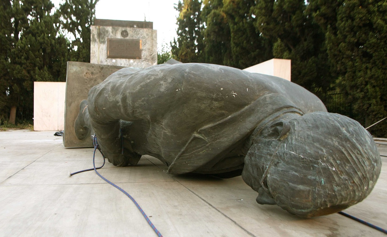 Άγαλμα Τρούμαν: Οι περιπέτειες του πιο «μισητού» αγάλματος της Αθήνας - Φωτογραφία 3