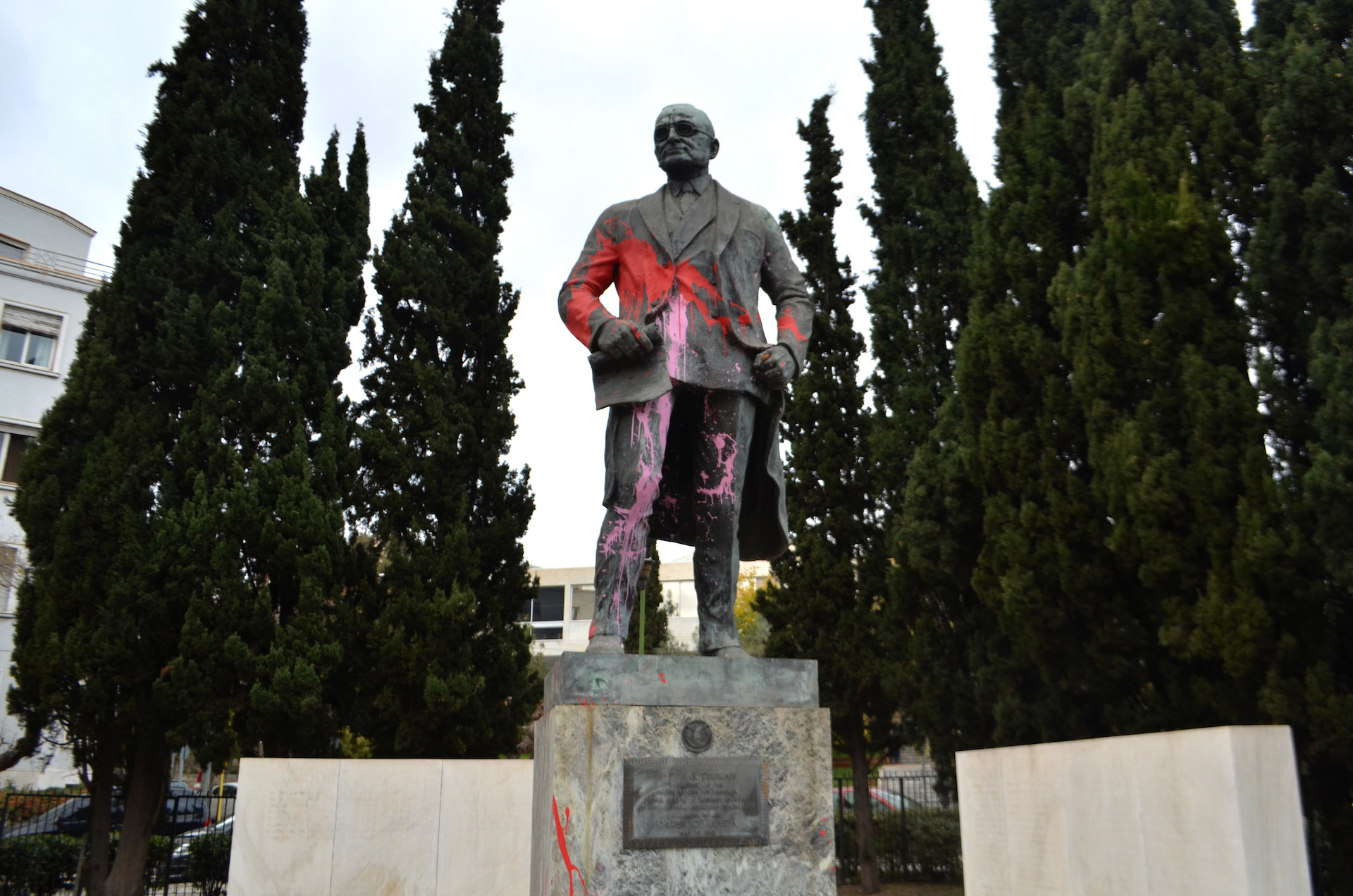 Άγαλμα Τρούμαν: Οι περιπέτειες του πιο «μισητού» αγάλματος της Αθήνας - Φωτογραφία 4