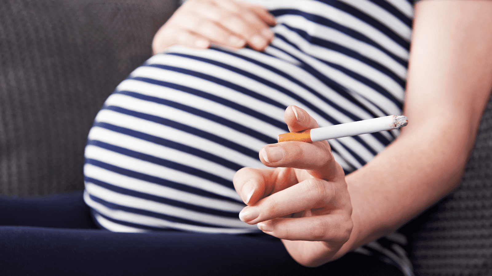 Κάπνισμα στην εγκυμοσύνη: Τι προκαλεί η μητέρα στο έμβρυο; - Φωτογραφία 1