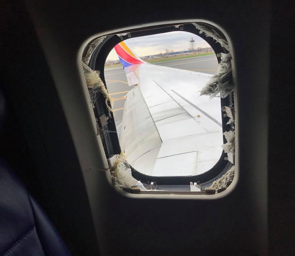Διαλύθηκε ο κινητήρας αεροσκάφους και έσπασαν παράθυρα! - Φωτογραφία 3