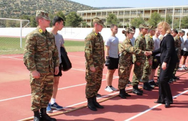 Συνάντηση Αρχηγού ΓΕΣ με την Πρέσβη της Αυστρίας - Φωτογραφία 11