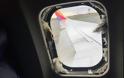 Στιγμές τρόμου σε Πτήση - Φρικιαστικός θάνατος για 43χρονη, τη «ρούφηξε» το σπασμένο παράθυρο [video]