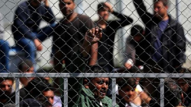 Spiegel:  «Εμπόριο με προσφυγικά έγγραφα στην Ελλάδα» - Φωτογραφία 1