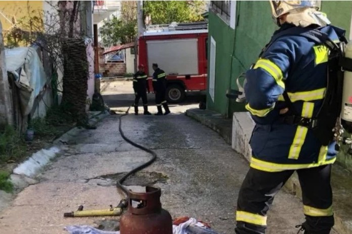 Χανιά:Στο Νοσοκομείο με εγκαύματα 2 άτομα μετά από φωτιά σε φιάλη υγραερίου - Φωτογραφία 1