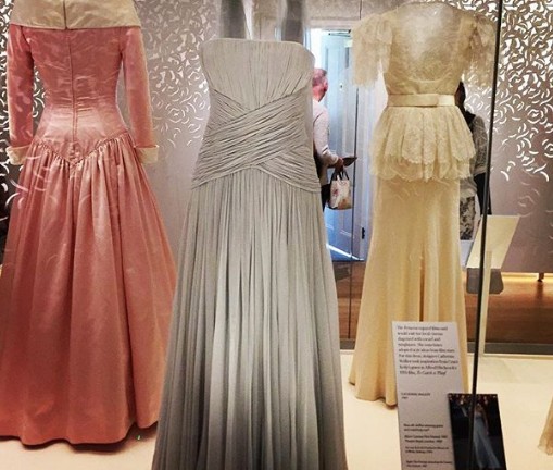 Diana: Her Fashion Story: Τα θρυλικά φορέματα της πριγκίπισσας του λαού - Φωτογραφία 7