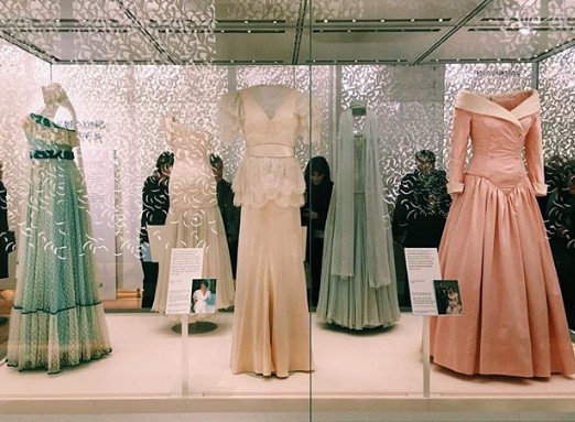 Diana: Her Fashion Story: Τα θρυλικά φορέματα της πριγκίπισσας του λαού - Φωτογραφία 8