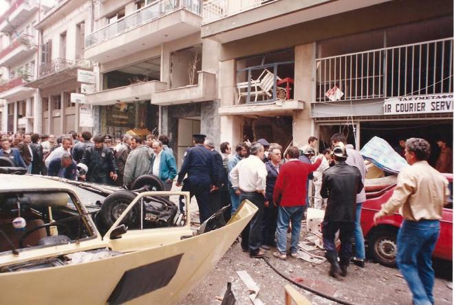 Σαν σήμερα 27χρόνια μετά! Όταν η Πάτρα πνίγηκε στο αίμα - Εικόνες που χάραξαν βαθιά όσους έζησαν την τραγωδία της Βότση - Φωτογραφία 13