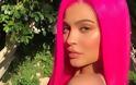 Χρήστες του Instagram κατακρίνουν τη μητέρα Kylie Jenner για το lifestyle της