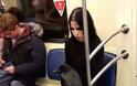 Αυτή η φωτογραφία μιας κοπέλας στο μετρό έσπασε όλα τα ρεκόρ σε likes - Φωτογραφία 2