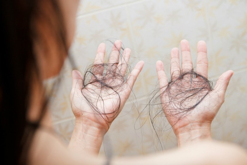 Απώλεια μαλλιών στη γυναίκα: Πού οφείλεται και πώς αντιμετωπίζεται - Φωτογραφία 1