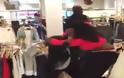 Το σουτιέν που κάνει θαύματα με το γυναικείο στήθος και κάνεις της γυναίκες να μαλλιοτράβιουνται στις ουρές των μεγάλων εμπορικών καταστημάτων(Βίντεο)