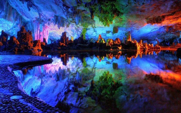 Πανδαισία χρωμάτων σε φυσικό σπήλαιο! - Φωτογραφία 2
