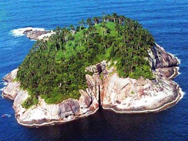 Το πανέμορφο νησί που είναι αδύνατο να το πλησιάσει άνθρωπος - Φωτογραφία 2
