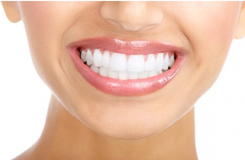 Τέσσερις συμβουλές για πιο λευκά δόντια - Φωτογραφία 1