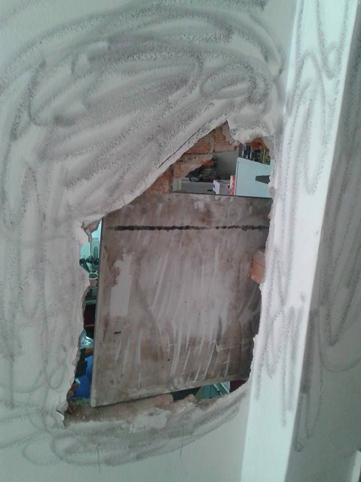 Αγρίνιο: Λύθηκε το μυστήριο για το ριφιφί σε αυτό το κοσμηματοπωλείο – Οι εικόνες που είδε η ιδιοκτήτρια - Φωτογραφία 3