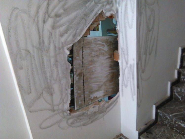 Αγρίνιο: Λύθηκε το μυστήριο για το ριφιφί σε αυτό το κοσμηματοπωλείο – Οι εικόνες που είδε η ιδιοκτήτρια - Φωτογραφία 6