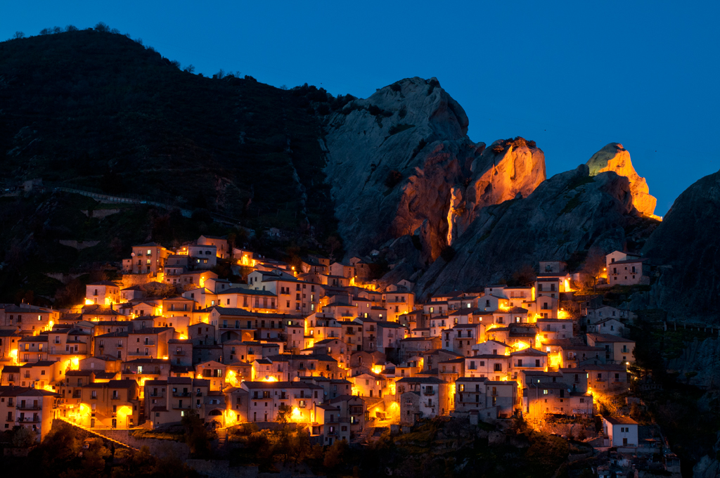 7 παραμυθένια χωριουδάκια που πρέπει να επισκεφτείς οπωσδήποτε αν πας στην Ιταλία - Φωτογραφία 8