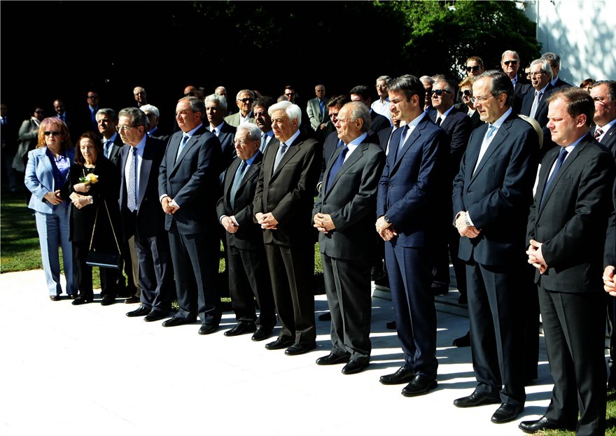 Τελέστηκε το μνημόσυνο για τα 20 χρόνια από το θάνατο του Κωνσταντίνου Καραμανλή - Φωτογραφία 2