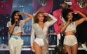 Το ατύχημα της 'χοντρούλας' Beyonce και της Solange στη σκηνή του Coachella - Φωτογραφία 3