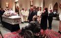 Η απίστευτη φωτογραφία από την κηδεία της Μπάρμπαρα Μπους: Χαμογελαστοί οι Ομπάμα, οι Κλίντον και η Μελάνια - Φωτογραφία 6