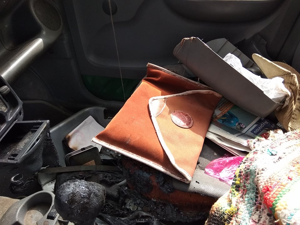 Μυστήριο η κλοπή μπαταρίας και η φωτιά σε όχημα στη Γαβαλού του Δήμου Αγρινίου - Φωτογραφία 6
