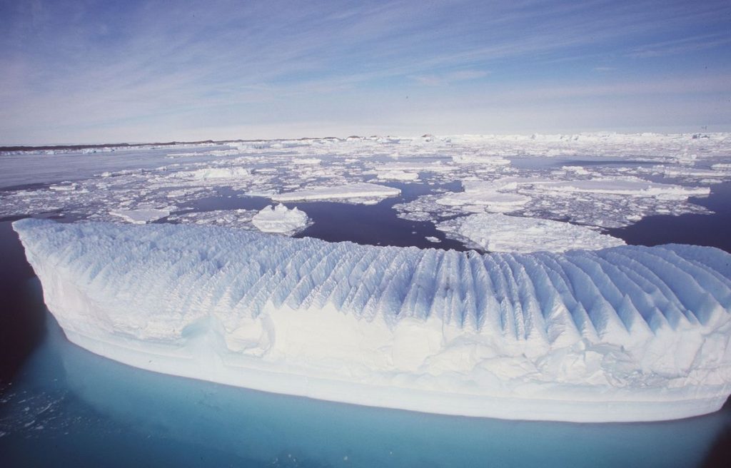 Οι επιστήμονες δε μπορούν να εξηγήσουν τις μυστηριώδεις τρύπες στην Αρκτική - Φωτογραφία 1