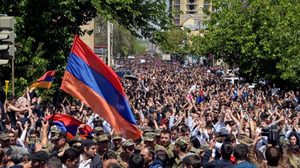 Αρμενία: Ο υπηρεσιακός πρωθυπουργός πρότεινε εκλογές - Η αστυνομία στο Ερεβάν για τις διαδηλώσεις - Φωτογραφία 1
