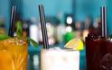 Τι θα ισχύει τελικά με τα καλαμάκια στα ποτά στην Ελλάδα