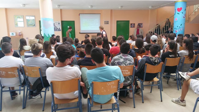 Εντυπωσίασε η ομιλία της Ψυχολόγου Αλεξάνδρας Χασακή στο Γυμνάσιο και Λυκειακές Τάξεις Παλαίρου για τη σχολική βία - Φωτογραφία 3