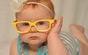 Πώς θα καταλάβουμε ότι το παιδί μας πρέπει να φορέσει γυαλιά και πώς θα του το πούμε;