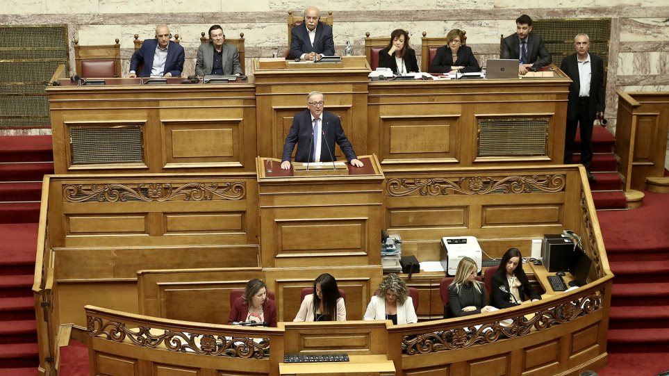 Γιούνκερ στη Βουλή: Έλληνες σας εξορκίζω, συνεχίστε τις προσπάθειες - Φωτογραφία 1