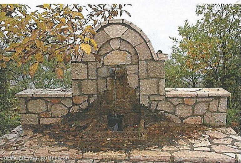 Καθηγητής Ιατρικής τ. Υπουργός, ανήγειρε Μοναστήρι και το προσφέρει στην Ι.Μ. Φθιώτιδος - Φωτογραφία 4