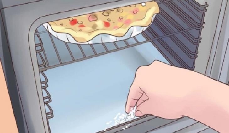 Κάντε το φούρνο σας να λάμψει χωρίς τρίψιμο με 3 υλικά που έχετε στο ντουλάπι σας - Φωτογραφία 1