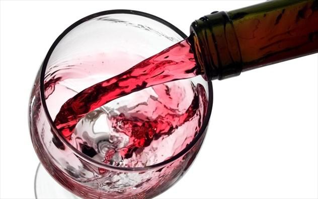 Συνελήφθησαν οι γονείς 6χρονου παιδιού που ήπιε ένα μπουκάλι κρασί και νοσηλεύεται σε κρίσιμη κατάσταση! - Φωτογραφία 1
