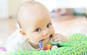 Οδοντοφυία: Πώς να καταπραΰνετε τα ούλα του μωρού σας